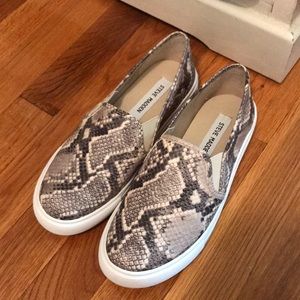 Steve Madden Crocodile Slipons